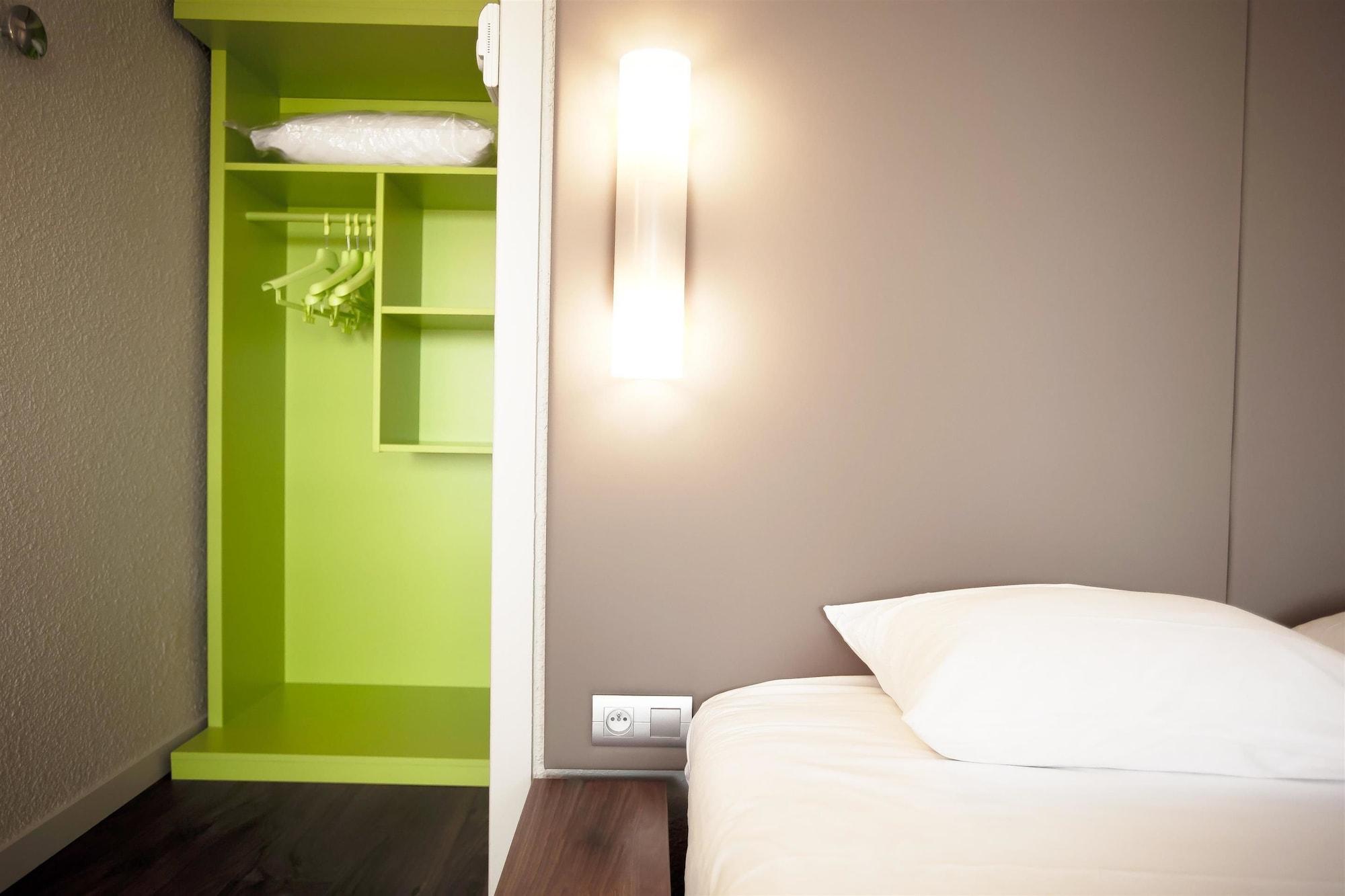 Hotel Campanile Evry Est - Saint Germain Les Corbeil Exteriér fotografie