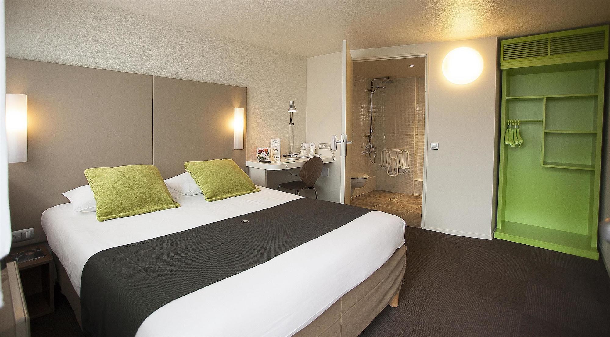 Hotel Campanile Evry Est - Saint Germain Les Corbeil Exteriér fotografie