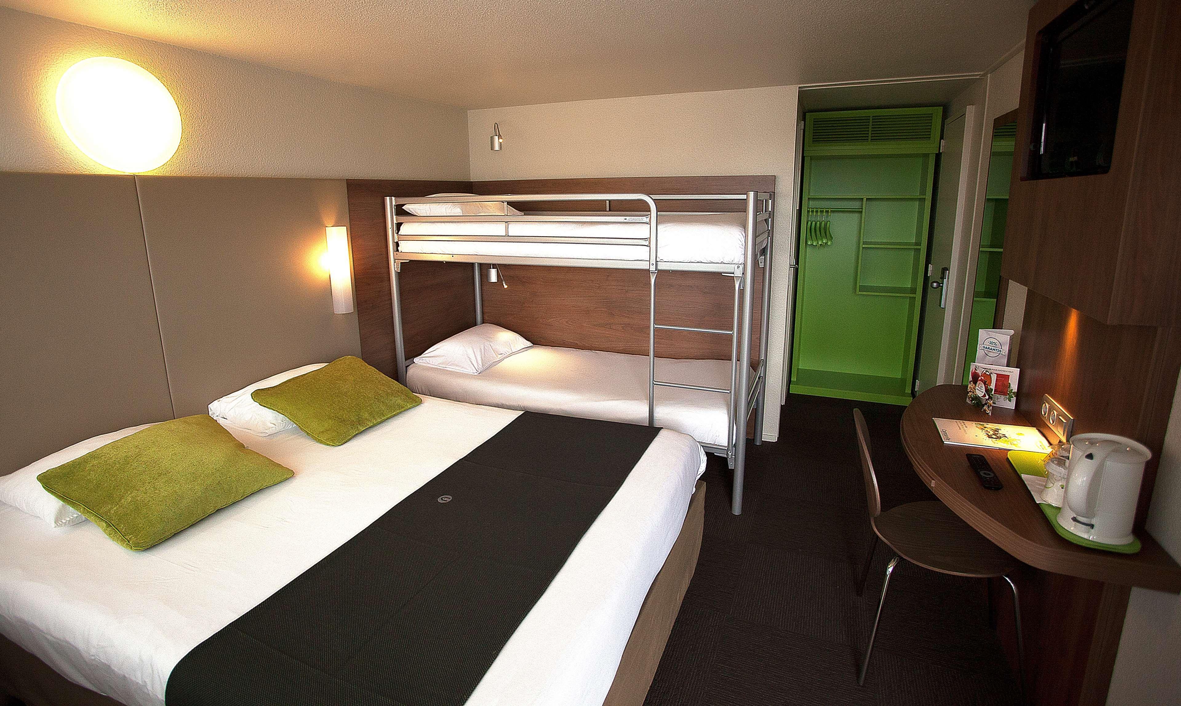 Hotel Campanile Evry Est - Saint Germain Les Corbeil Exteriér fotografie